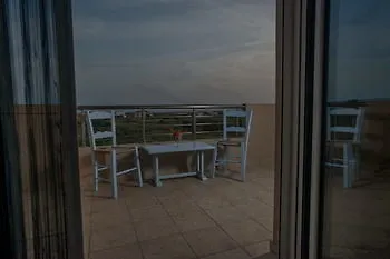 Elpidis Hotel Kokkinos Pirgos (Heraklion)